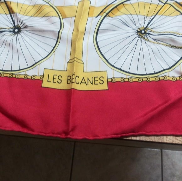 Scarf - Picture 7 of 7